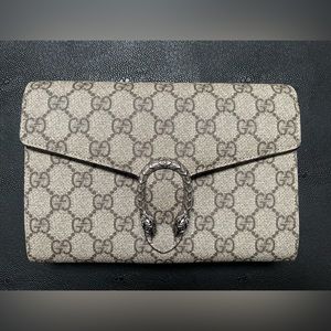 GUCCI Dionysus GG Supreme Chain Wallet